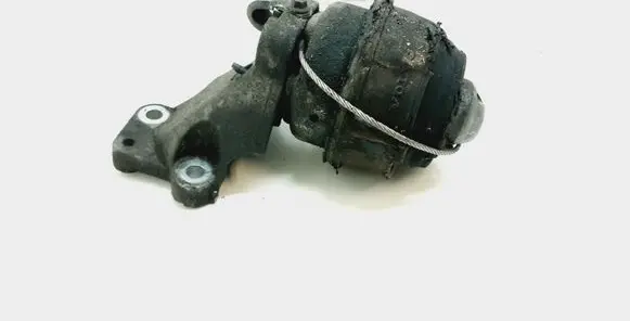 Volvo XC90 Engine mount bracket 30680751