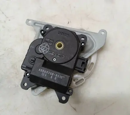 Toyota Corolla Verso E121 Air flap motor/actuator AE0637008610
