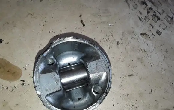 Toyota Corolla Verso AR10 Piston NOCODE
