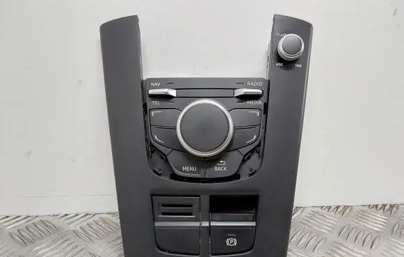 Head unit multimedia control