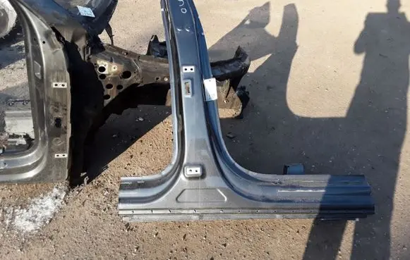 Audi Q8 Pillar (middle) 4M8810120E
