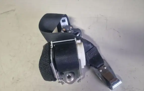 Ford Galaxy Rear seatbelt 33055366