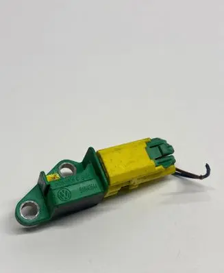 Volkswagen Golf V Airbag deployment crash/impact sensor 1K0909606C 5WK4354