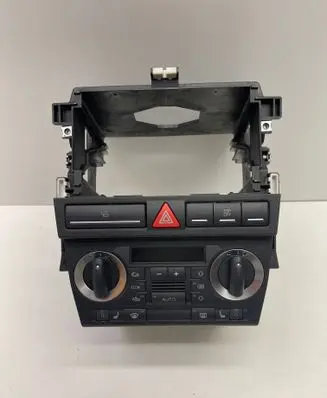 Audi A3 S3 A3 Sportback 8P Radio/GPS head unit trim 8P0858005D 8P0858005A 8P0941561E