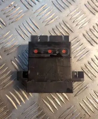 BMW 5 F10 F11 Current control relay 9153418