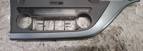 Toyota Auris E180 Climate control/heater control trim 75F542
