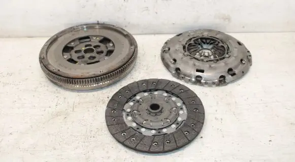 Volkswagen PASSAT B7 Clutch set kit 415058310 124060710 324035510
