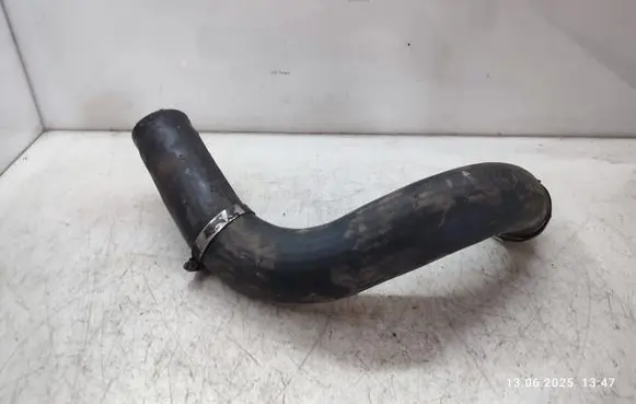 Nissan Pathfinder R51 Air intake hose/pipe