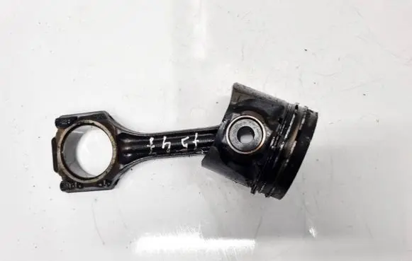 Volkswagen PASSAT B5 Piston with connecting rod