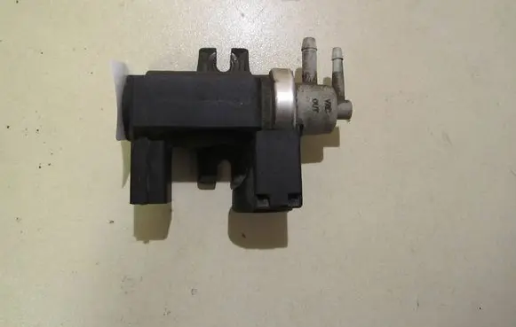 Audi A4 S4 B7 8E 8H Turbo solenoid valve 8E0906627C 72290313