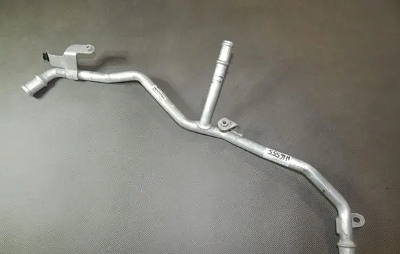 Volkswagen Tiguan Engine coolant pipe/hose 04E121070AA
