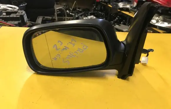 Toyota Prius (XW10) Front door electric wing mirror