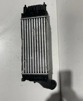 Peugeot 407 Intercooler radiator 9657073480