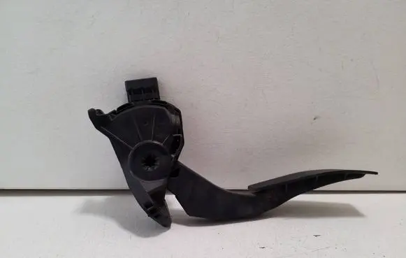 Chevrolet Orlando Accelerator throttle pedal 13253781