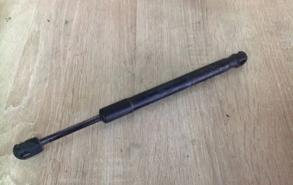 Audi A6 S6 C6 4F Tailgate/trunk strut/damper 4F5827552B