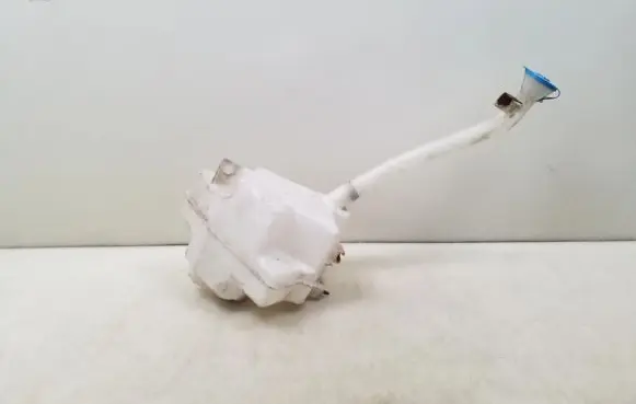 Infiniti FX Windshield washer fluid reservoir/tank