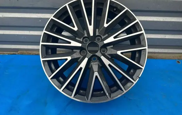 Audi Q3 F3 R19 alloy rim 83A601025L