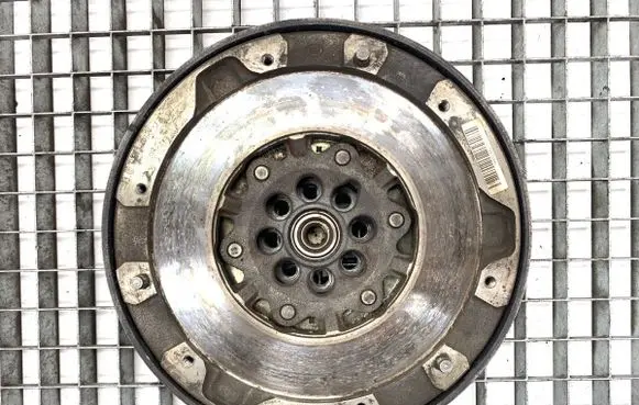 BMW X1 E84 Dual mass flywheel 7637279