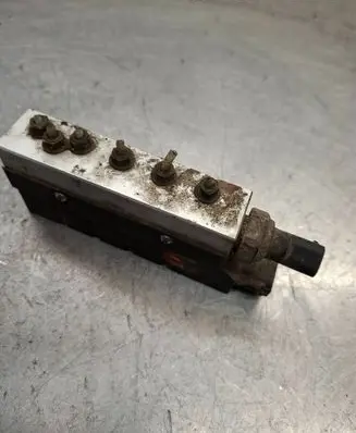 Mercedes-Benz S W220 Air suspension valve block 2203200258 N9T060988