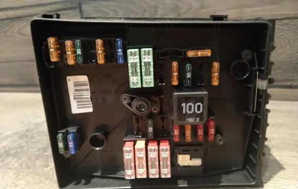 Audi A3 S3 8P Fuse module 1K0937125A