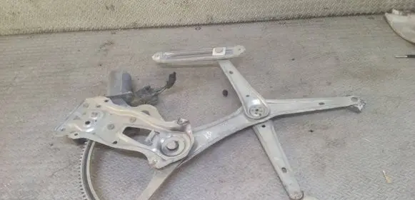 Mercedes-Benz E W210 Front door window regulator with motor 0130821708 119152XXX