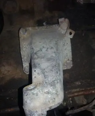 Mercedes-Benz E W210 Engine mounting bracket 6062230004 A6062230004
