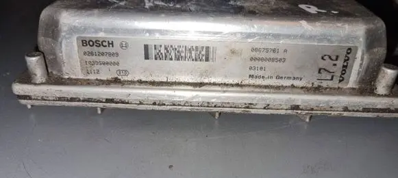 Volvo XC90 Engine control unit/module 0261207809 08675761A