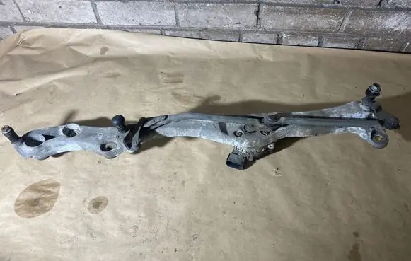 Front wiper linkage and motor