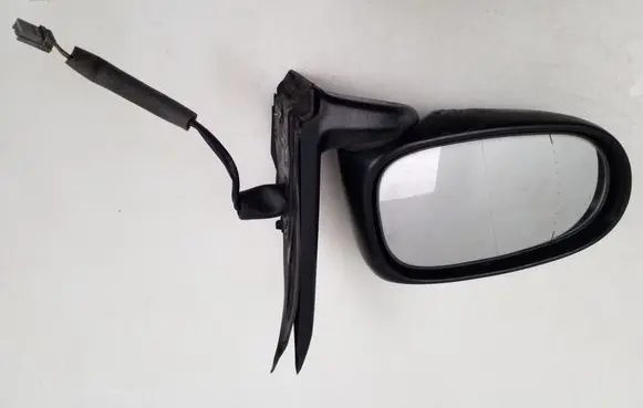 Nissan Almera Tino Front door electric wing mirror 96302BU220