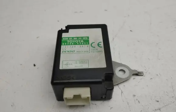 Lexus IS 220D-250-350 Door control unit/module 8974053051