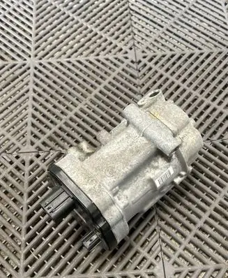 Toyota C-HR I Air conditioning (A/C) compressor (pump) 0424000370
