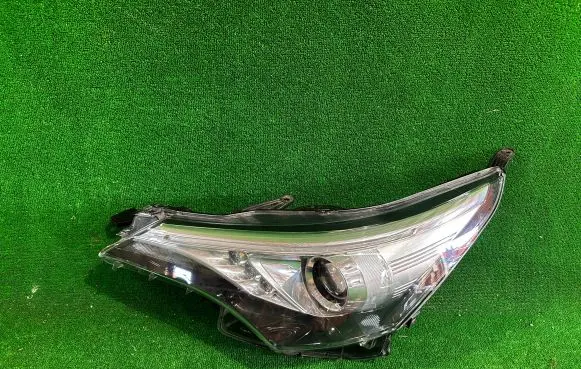 Toyota Avensis T270 Headlight/headlamp