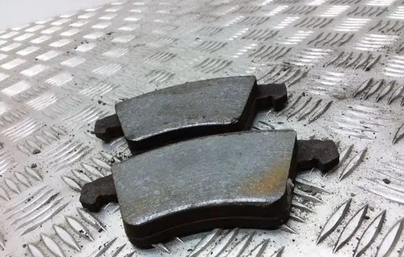 Volkswagen Transporter - Caravelle T5 Brake pads (front) 