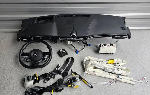 Maserati Grecale Airbag set with panel 