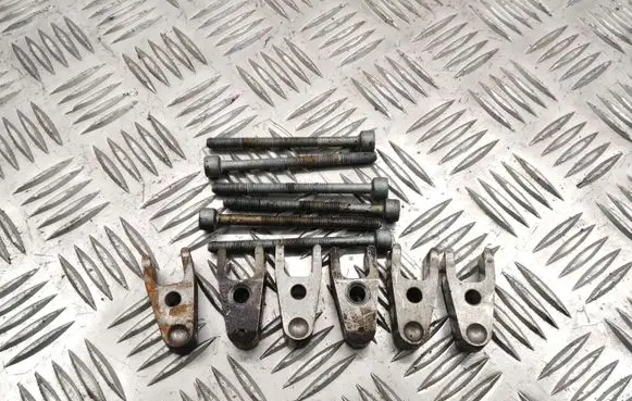 Jeep Commander Fuel Injector clamp holder 
