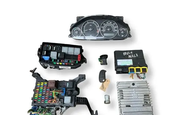 Jaguar X-Type Engine ECU kit and lock set 28078700 7X4312A650BA