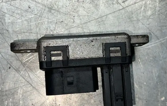 Volvo S60 Glow plug pre-heat relay 0281003140