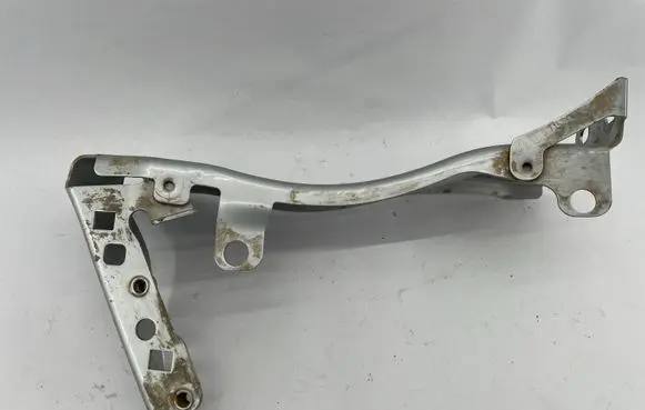 Audi TT TTS Mk2 Fender mounting bracket 8J0821135F