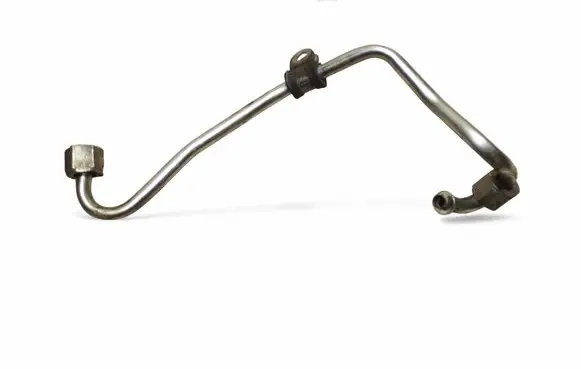 Volkswagen PASSAT B7 Fuel injector supply line/pipe 
