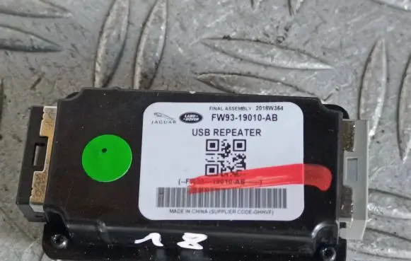Jaguar F-Pace USB control unit FW9319010AB 2018W364