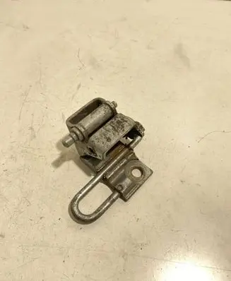 Audi A3 S3 8L Front door lower hinge 8L3831411