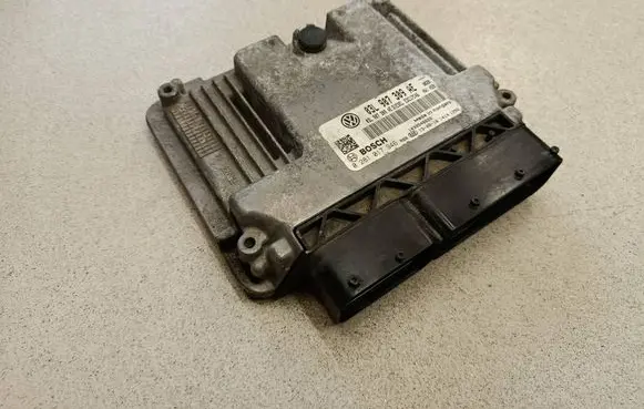 Volkswagen Caddy Engine control unit/module 03L907309AE 0281017946