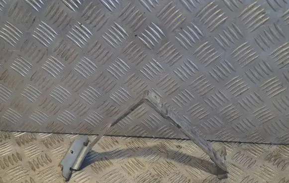 Battery bracket