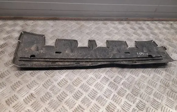 Audi Q7 4M Intercooler air guide/duct channel 4M0121286E