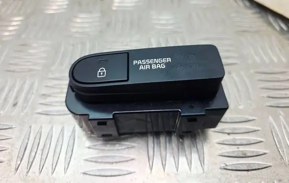 KIA Carens III Central locking switch button 299128768