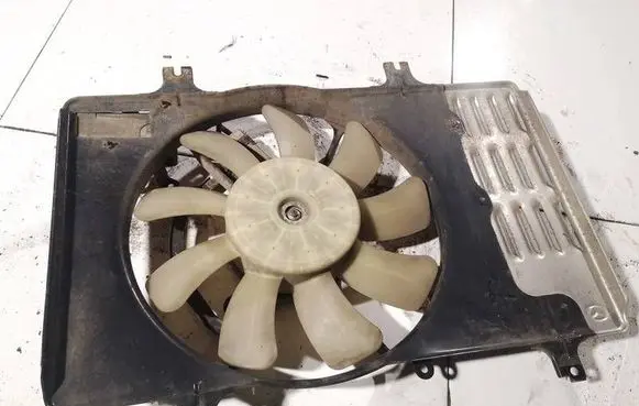 Mazda 2 Radiator cooling fan shroud