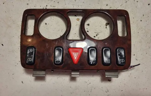 Mercedes-Benz E W210 Seat heating switch 2108200151