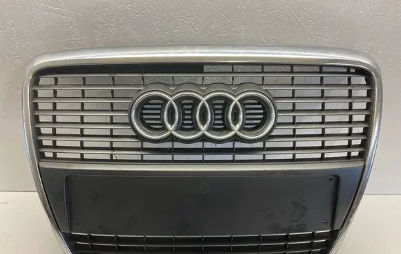 Audi A6 S6 C6 4F Front bumper upper radiator grill 4F0853651S