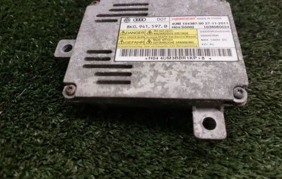 Volkswagen PASSAT B7 Headlight ballast module Xenon 8K0941597