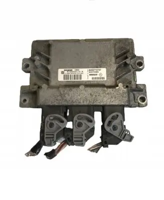 Renault Twingo II Engine control unit/module 8200774747